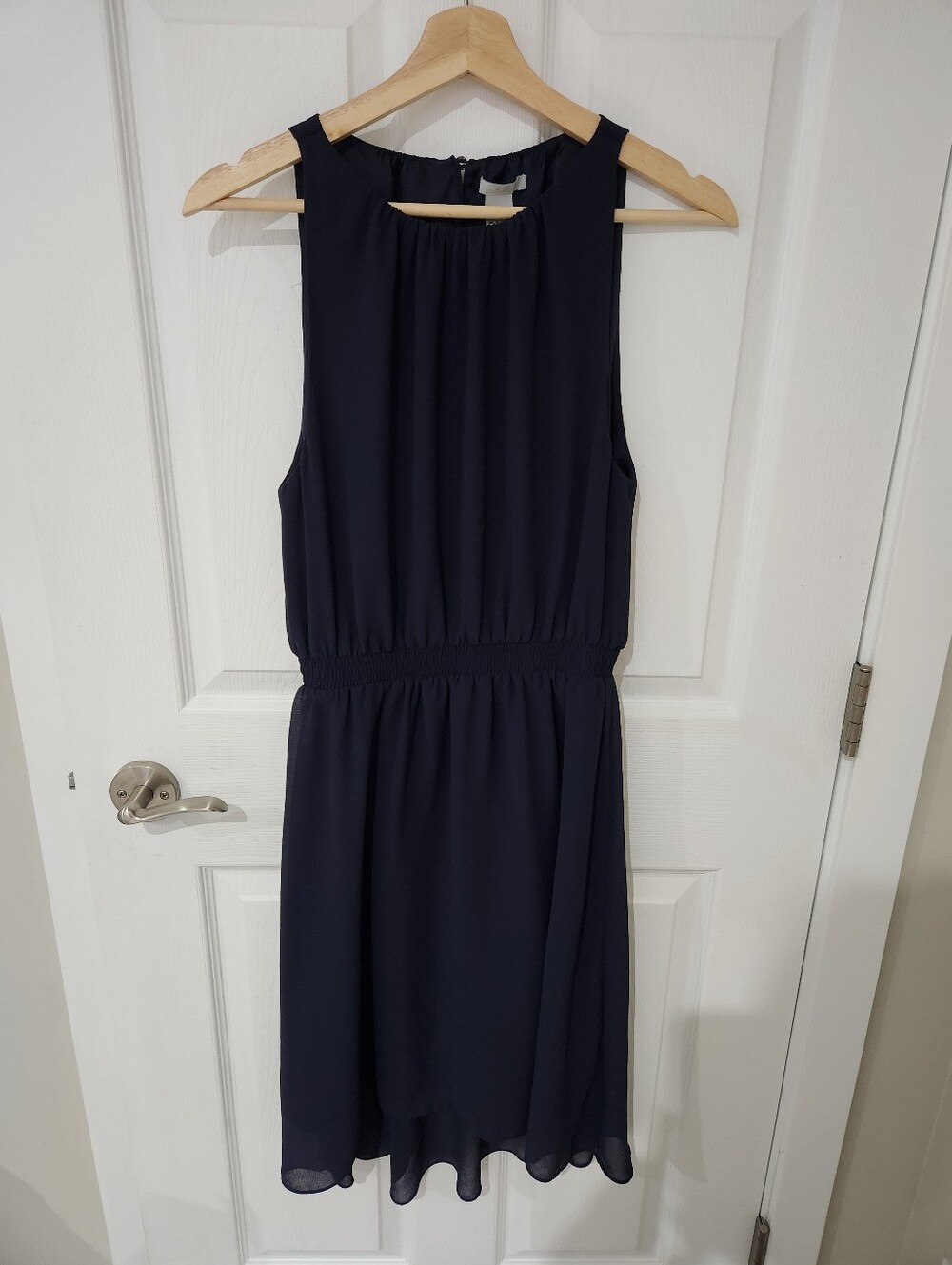 Navy Sleeveless Waist-Defined Dress H&M - size 8